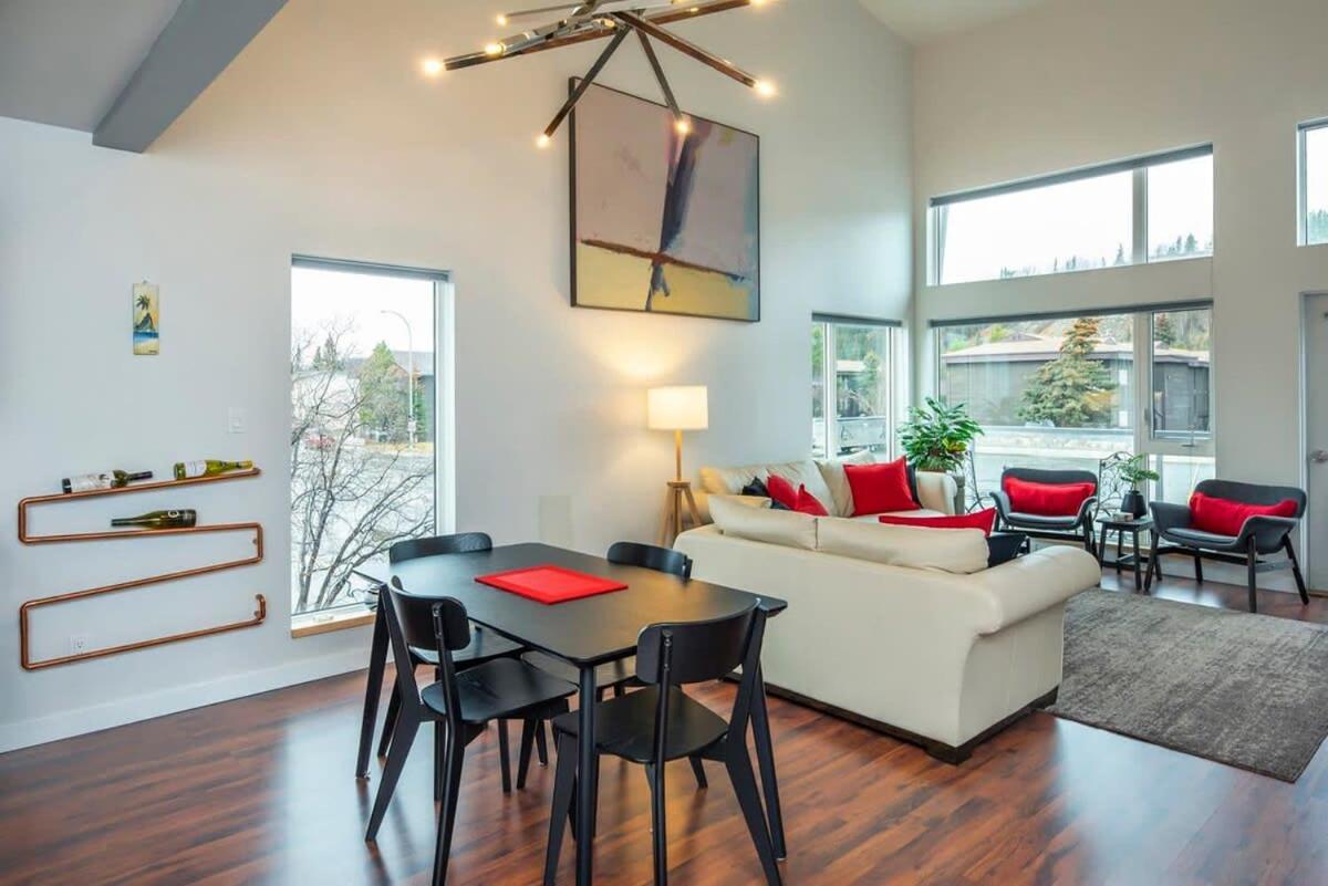 Nn - The Flame - Downtown 1-Bed 2-Bath Villa Уайтхорс Екстериор снимка