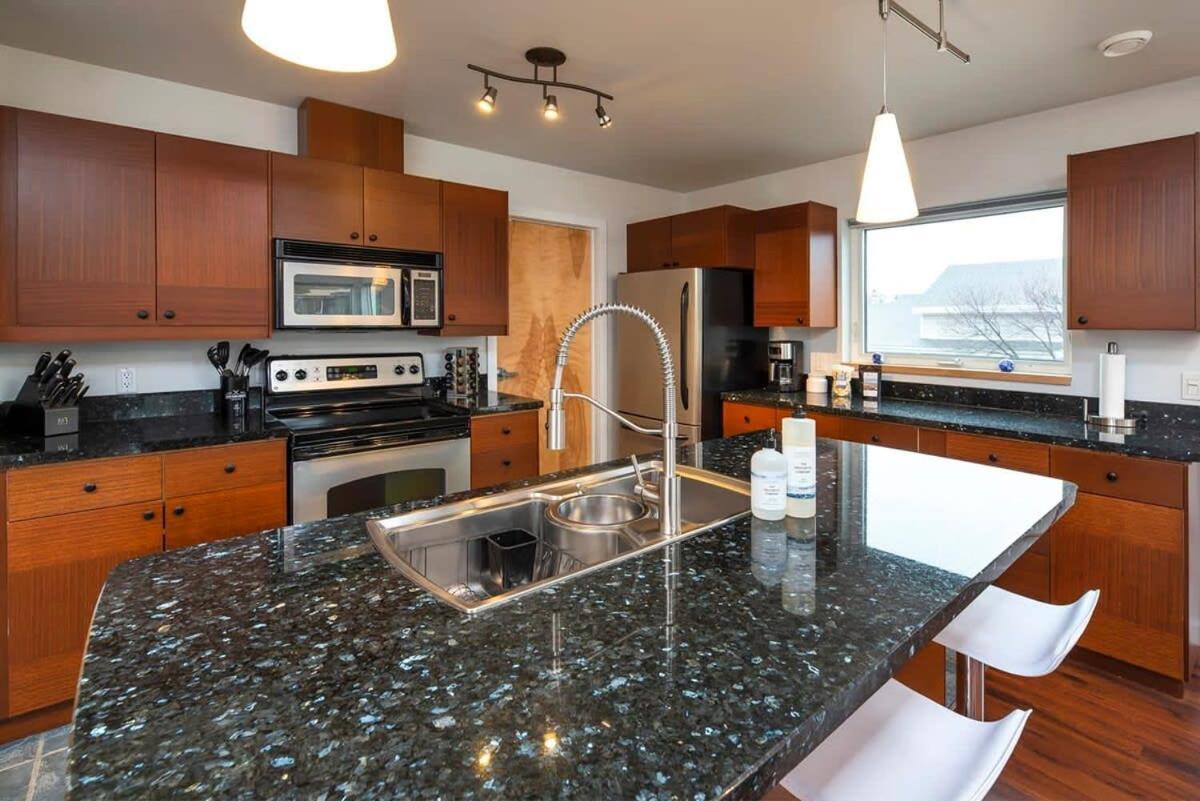 Nn - The Flame - Downtown 1-Bed 2-Bath Villa Уайтхорс Екстериор снимка